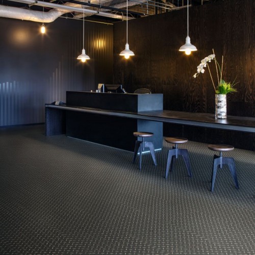 Polyflor Expona Design PUR Black Treadplate 8122 Polyflor Expona Design PUR Black Treadplate 8122